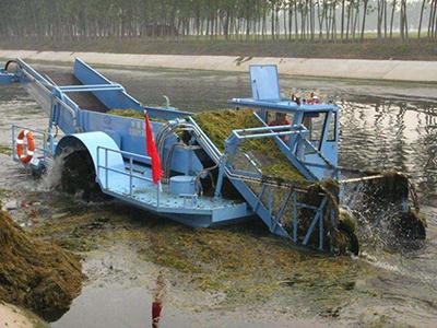 قارب تنظيف مياه الأنهار والبحار في Sichuan الصينية